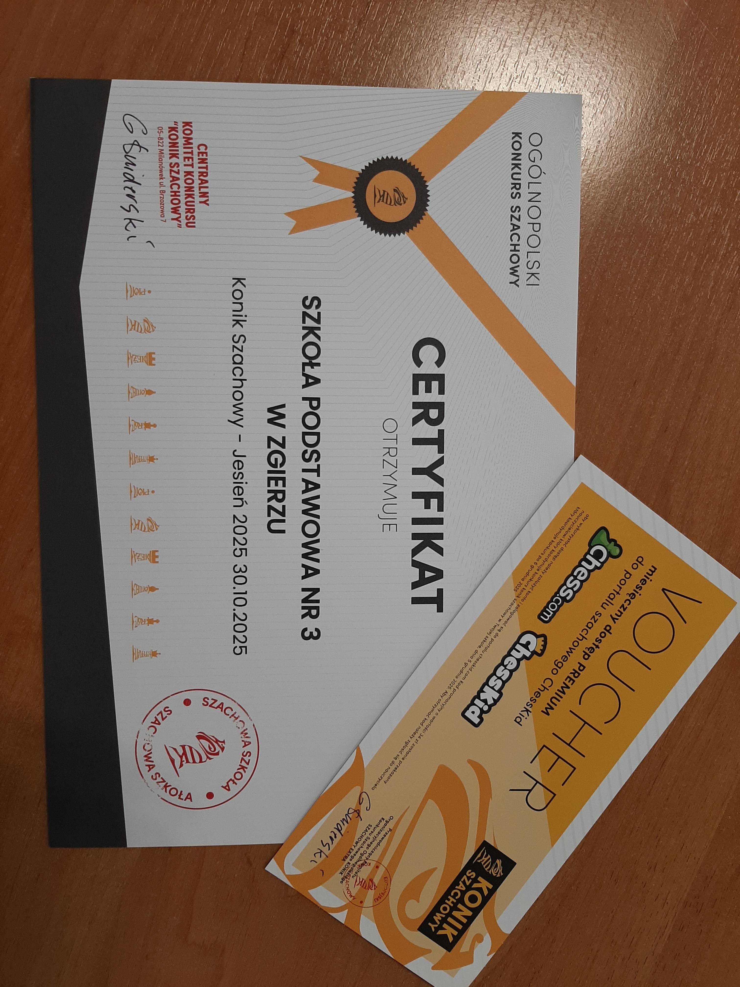 Zdjęcie certyfikatu otrzymanego przez szkołę.