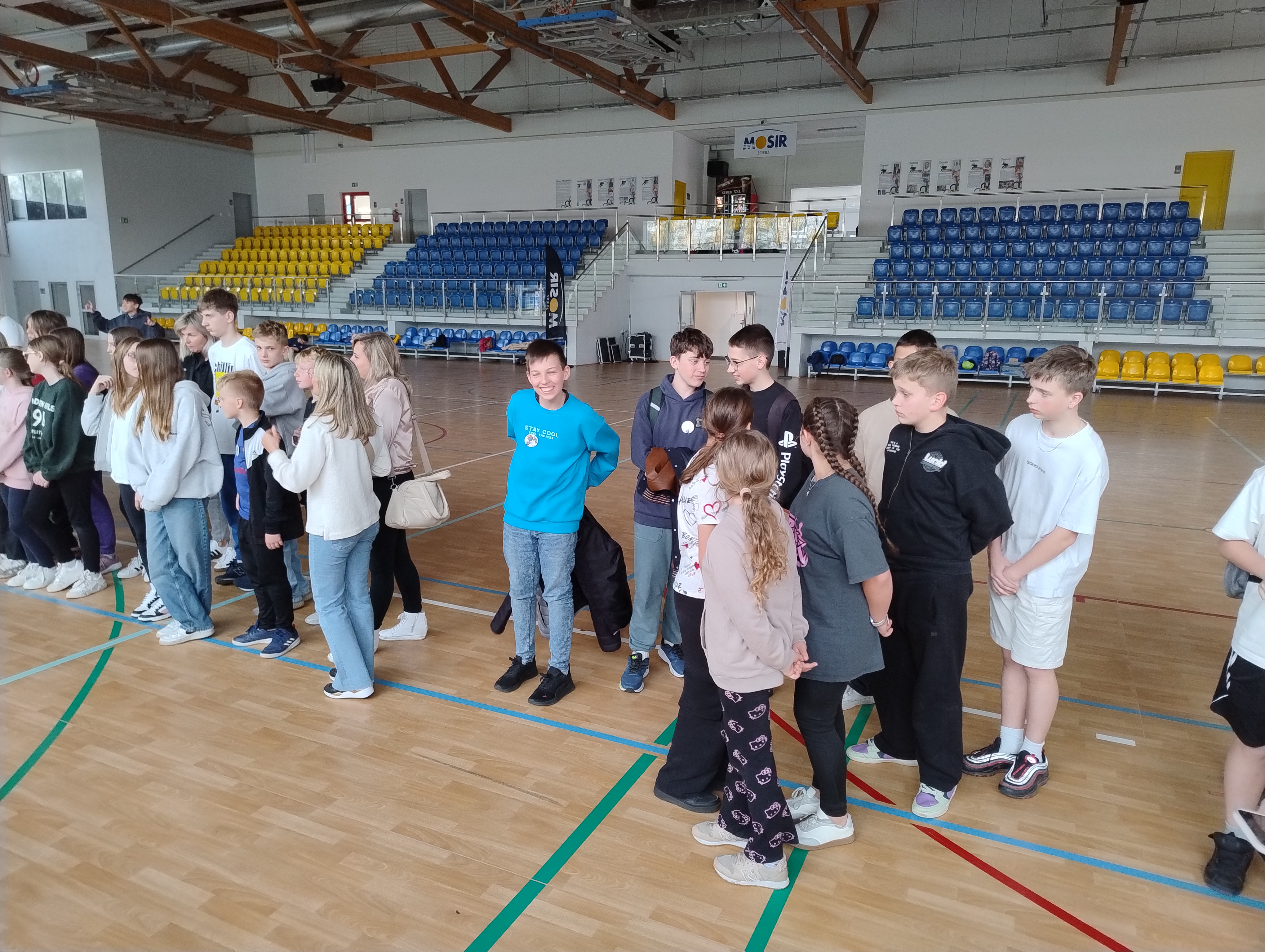 Grupa uczniów na turnieju 