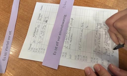 Zdjęcie do Nasi &oacute;smoklasiści pilnie pracują na języku niemieckim!