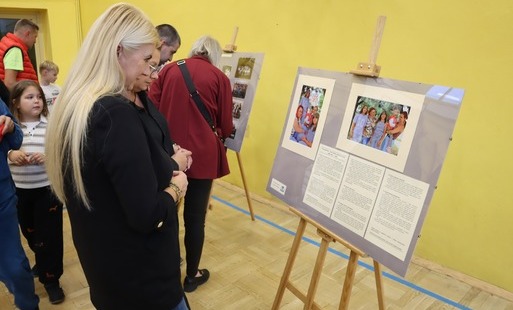 Zdjęcie do &bdquo;Tr&oacute;jka łączy pokolenia&rdquo; &ndash; wyjątkowa wystawa z okazji 120-lecia szkoły